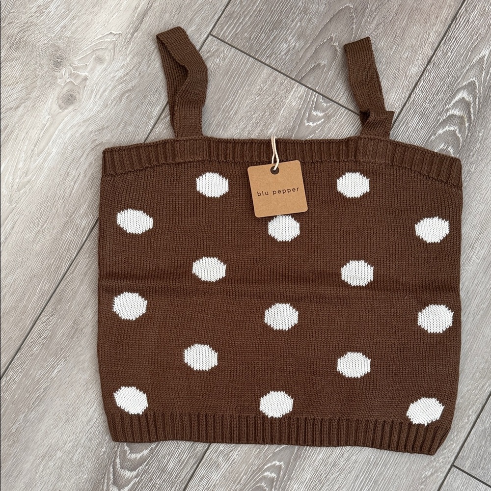 Blu Pepper Chocolate Knit Top with White Dots size medium new with tags